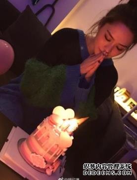 阿娇被求婚晒钻戒放闪 男友:我会努力给她幸福